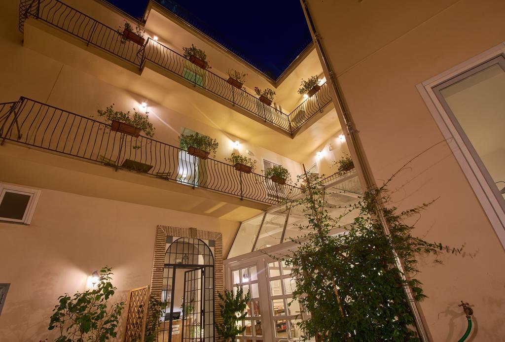 Cas'E Charming House Hotel กาแซร์ตา ภายนอก รูปภาพ