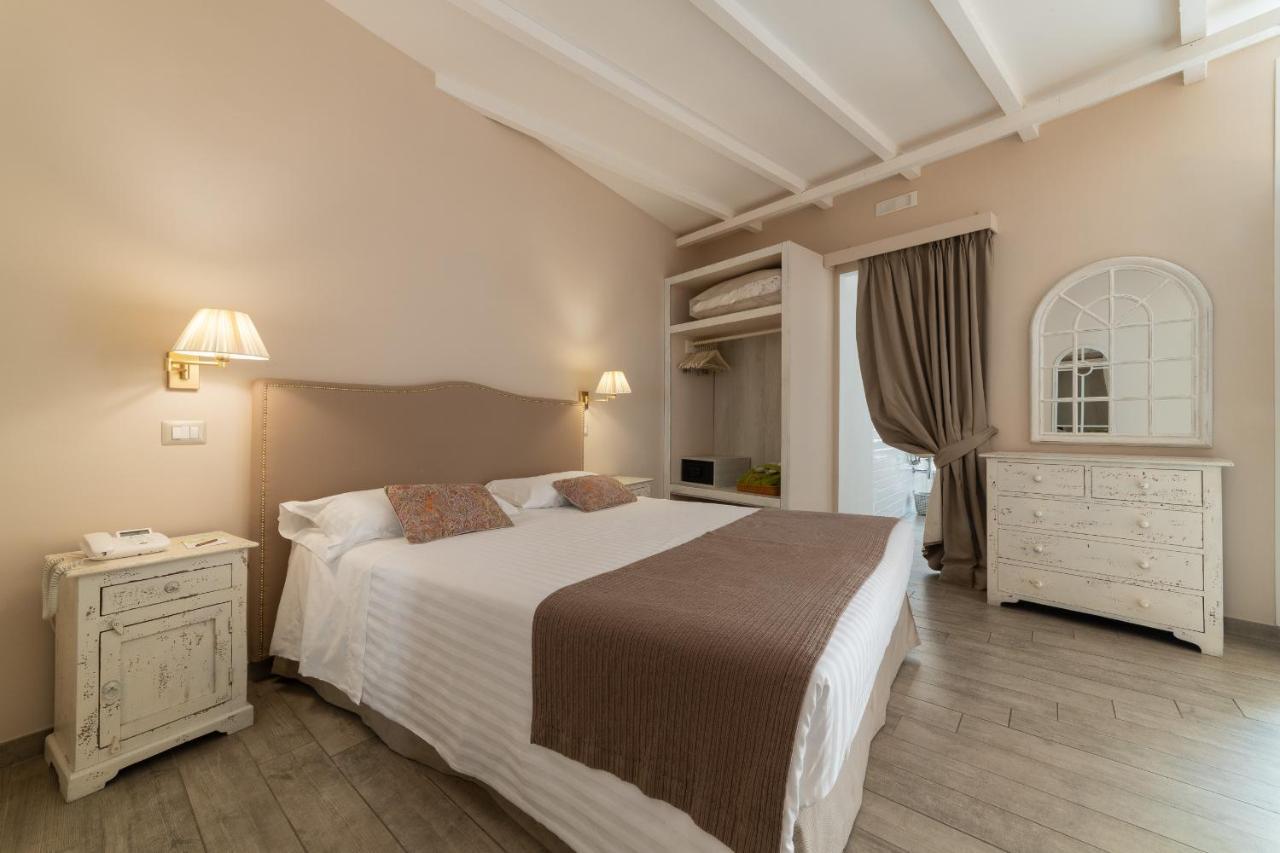 Cas'E Charming House Hotel กาแซร์ตา ภายนอก รูปภาพ