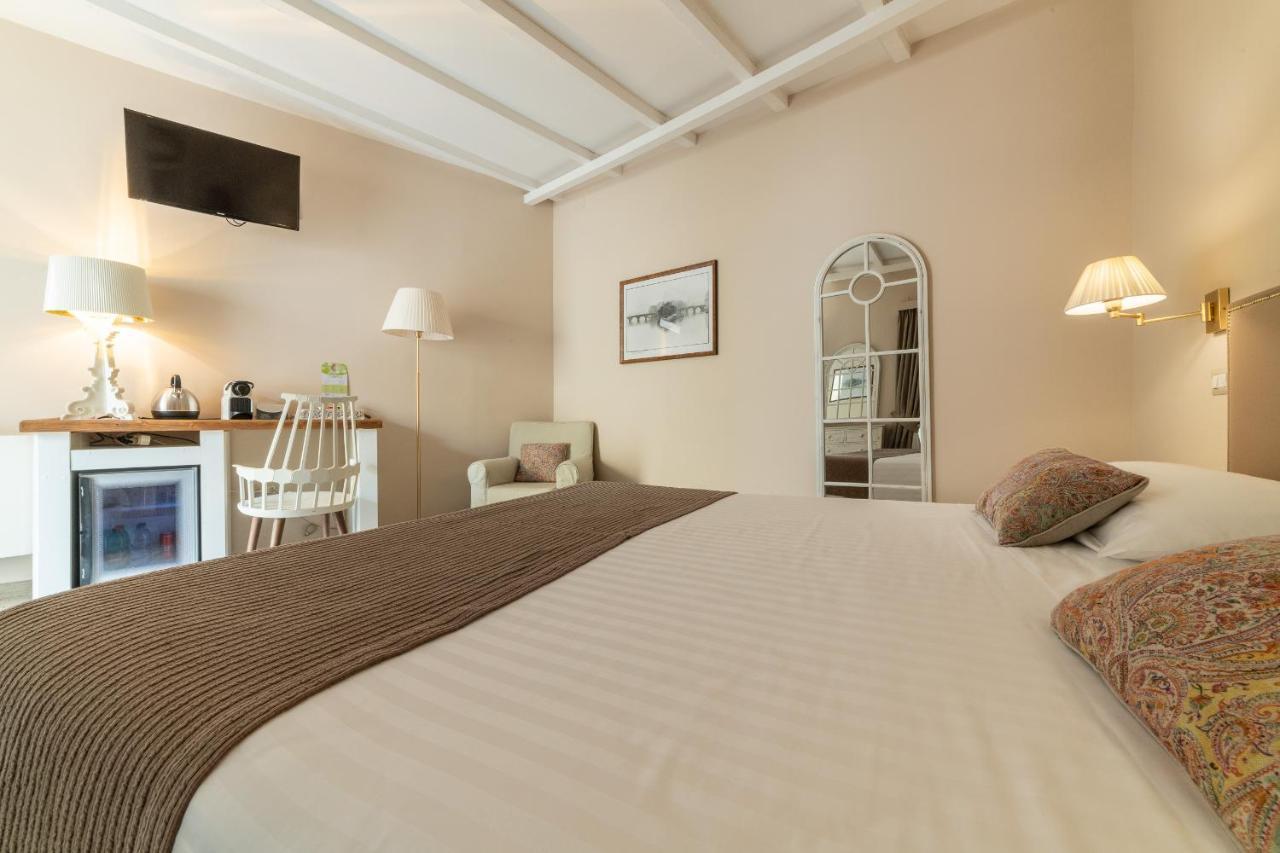 Cas'E Charming House Hotel กาแซร์ตา ภายนอก รูปภาพ