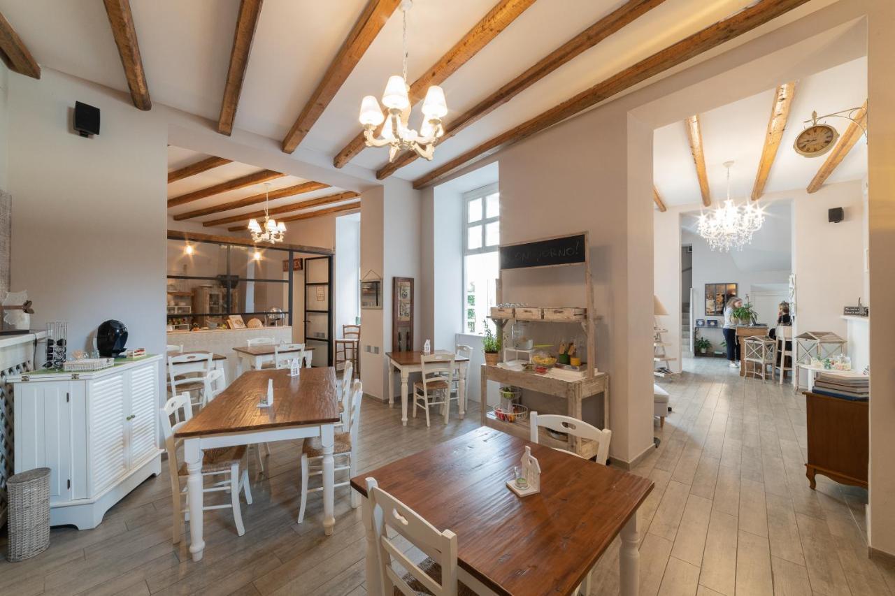 Cas'E Charming House Hotel กาแซร์ตา ภายนอก รูปภาพ