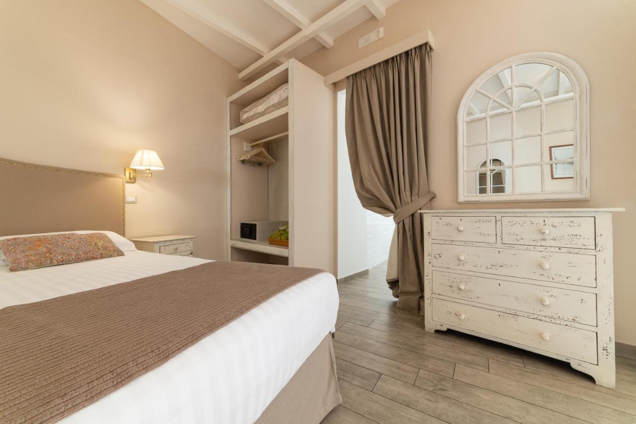 Cas'E Charming House Hotel กาแซร์ตา ภายนอก รูปภาพ