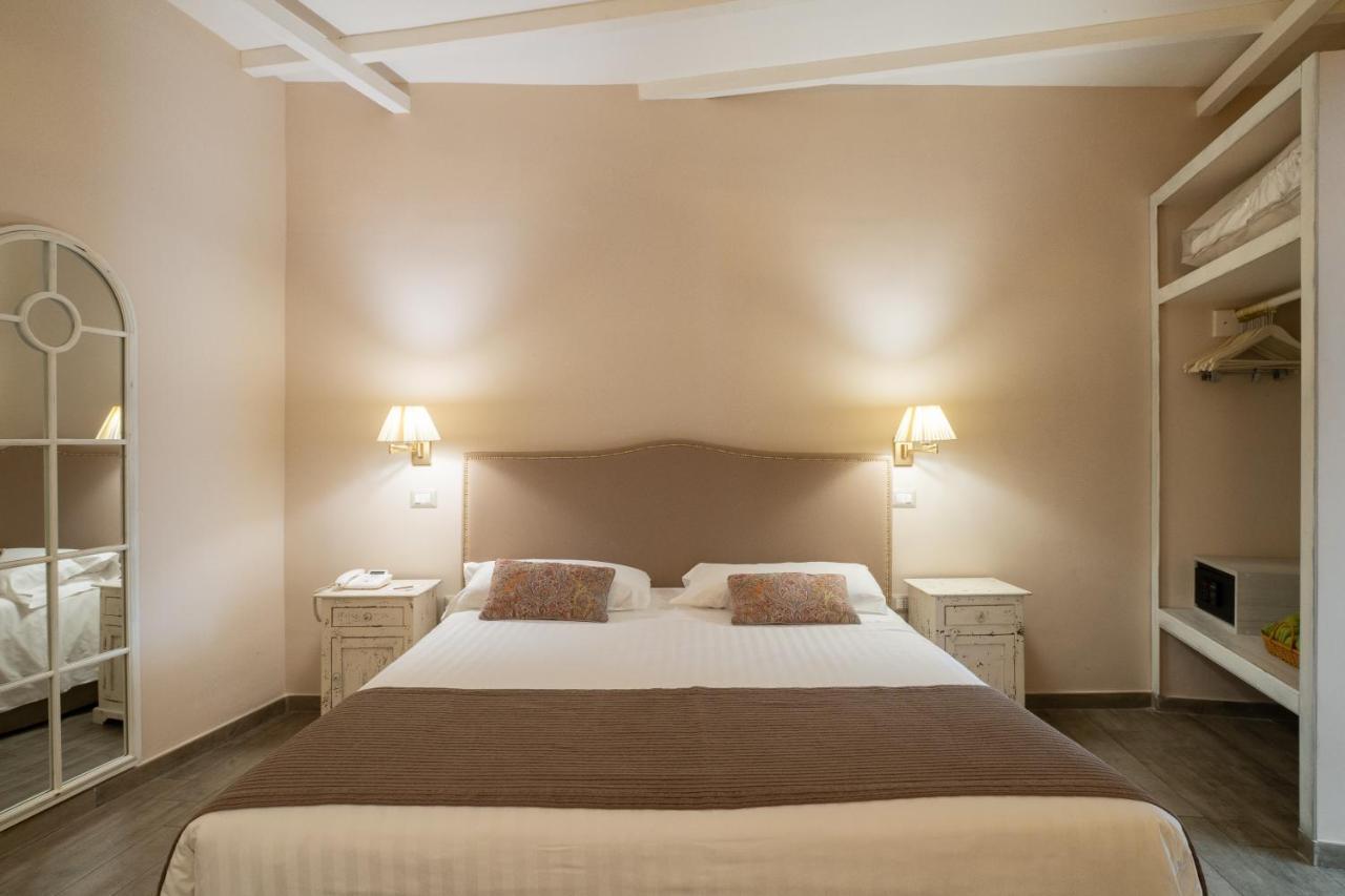 Cas'E Charming House Hotel กาแซร์ตา ภายนอก รูปภาพ