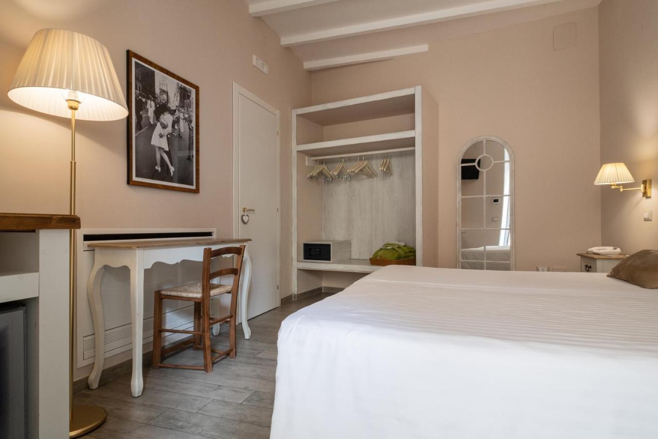 Cas'E Charming House Hotel กาแซร์ตา ภายนอก รูปภาพ
