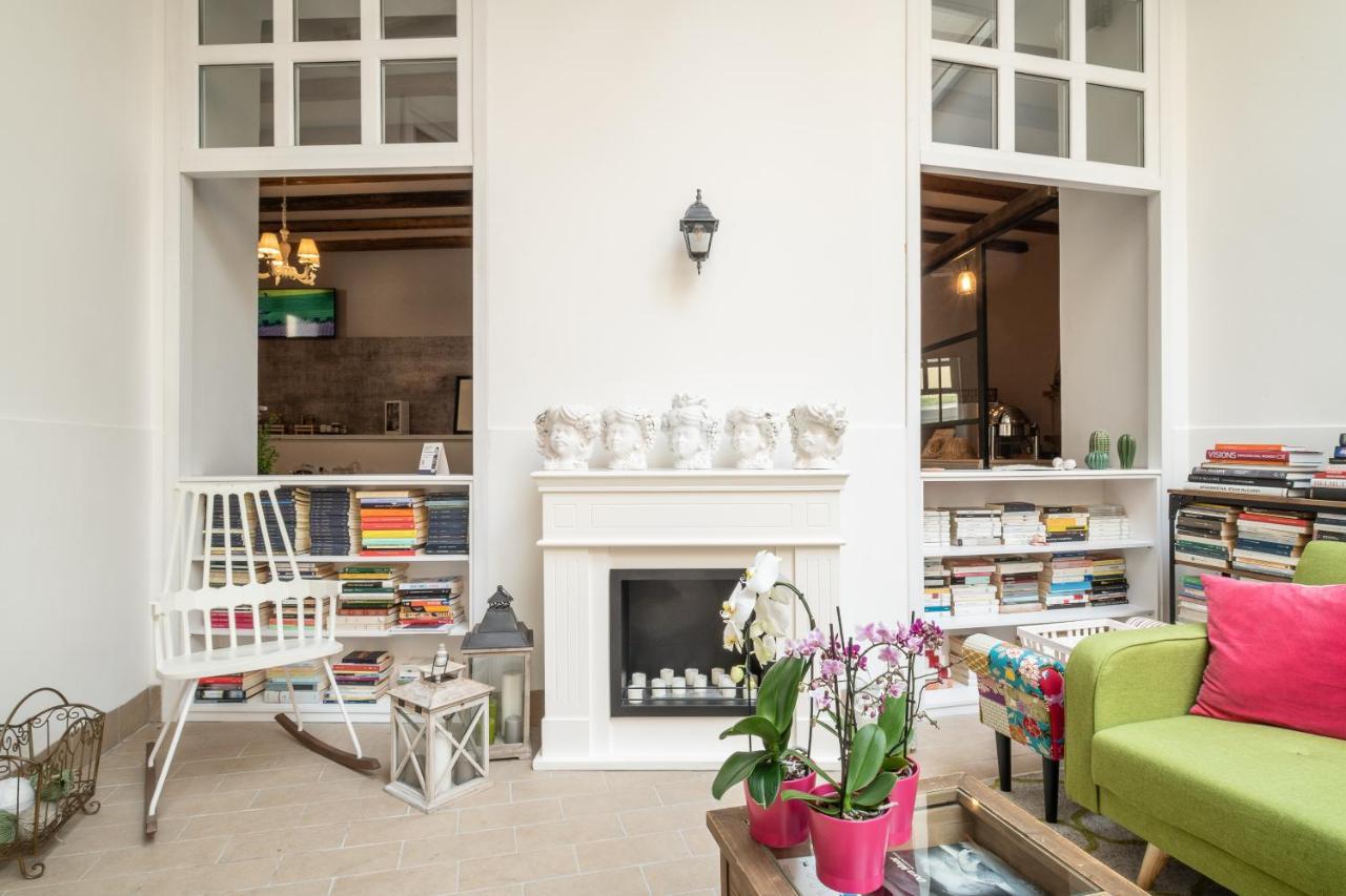 Cas'E Charming House Hotel กาแซร์ตา ภายนอก รูปภาพ