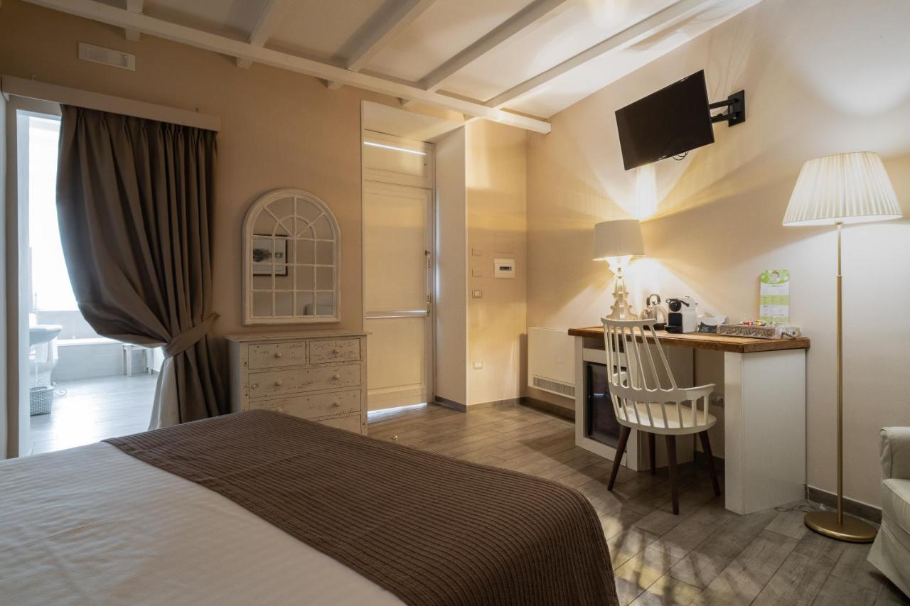 Cas'E Charming House Hotel กาแซร์ตา ภายนอก รูปภาพ