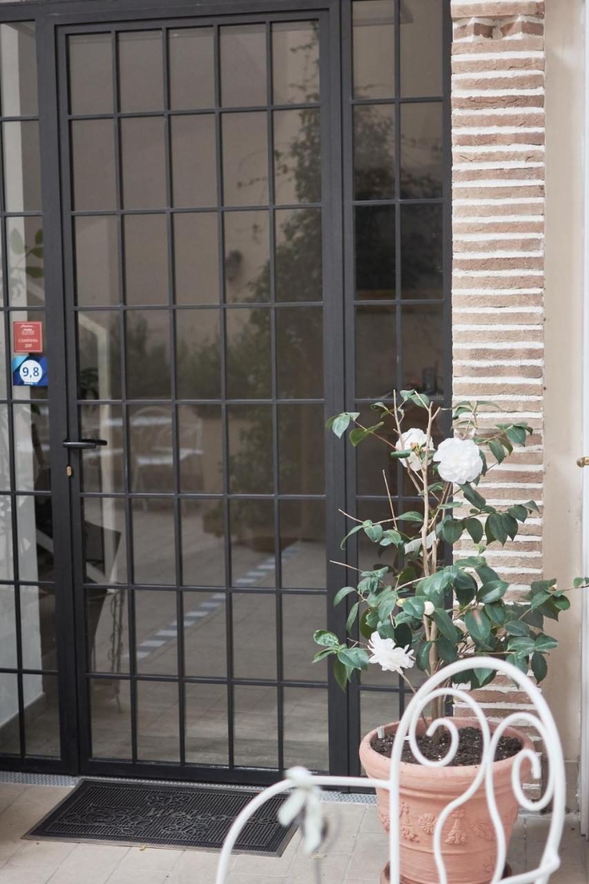 Cas'E Charming House Hotel กาแซร์ตา ภายนอก รูปภาพ