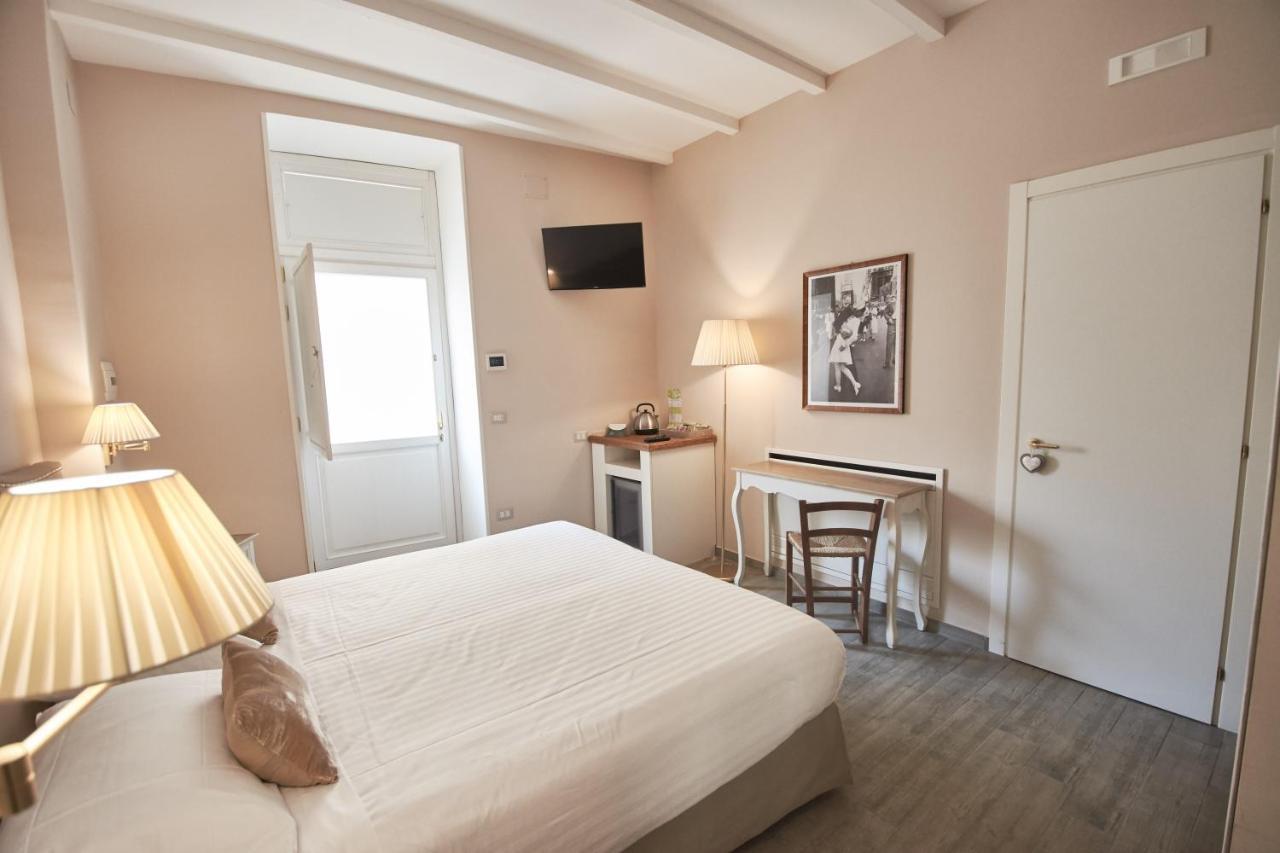Cas'E Charming House Hotel กาแซร์ตา ภายนอก รูปภาพ