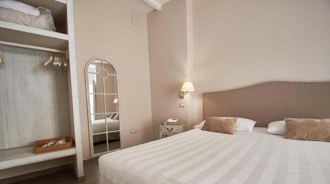 Cas'E Charming House Hotel กาแซร์ตา ภายนอก รูปภาพ